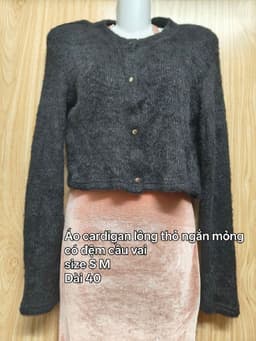 [2hand] Áo cardigan lông thỏ dáng croptop đen cúc nhỏ len gân mỏng có đệm cầu vai size S M 2