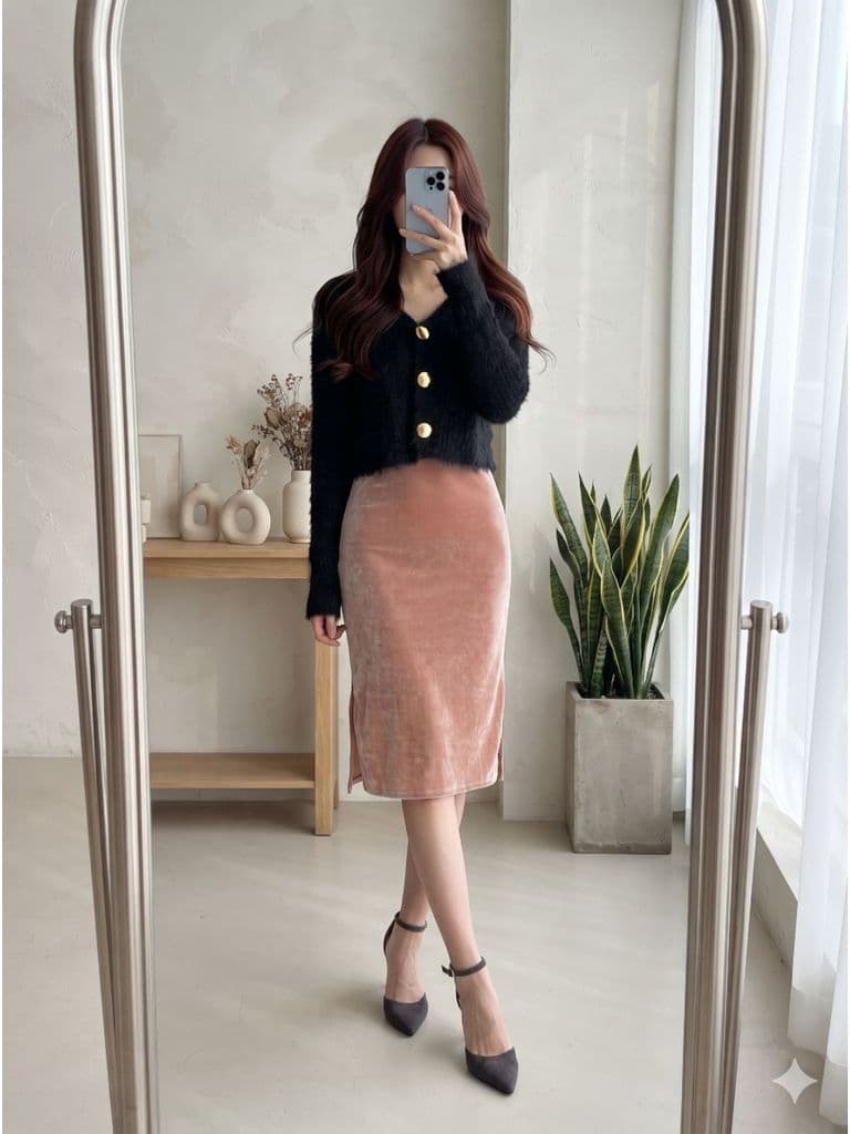 [2hand] Áo cardigan len lông thỏ dáng croptop cúc to đen size S M