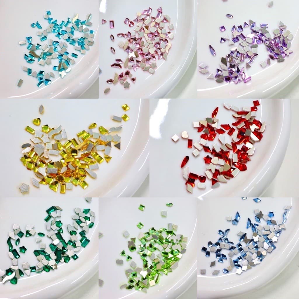 Đá đính móng nail nhiều màu, mix hình tim sao giọt nước, đế bạc – Gói khoảng 100 viên