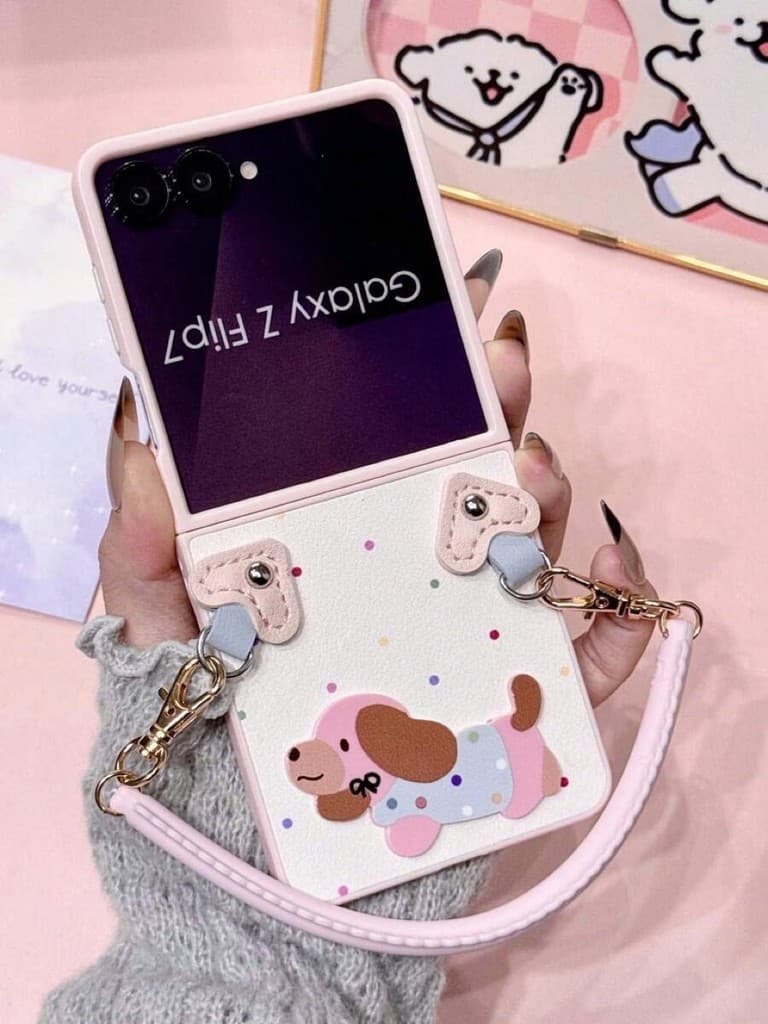 [SẴN HOẢ TỐC] Ốp ZFLIP 8 - Z FLIP 7 - Z FLIP6 - FLIP5 5G phủ da mịn hoạ tiết cún dachshund dễ thương kèm dây quai da tim