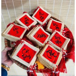 mành tre giấy đỏ in chữ thư pháp mini treo cây, cành đào, cành mai, trang trí Tết... - Xinh Decor 3