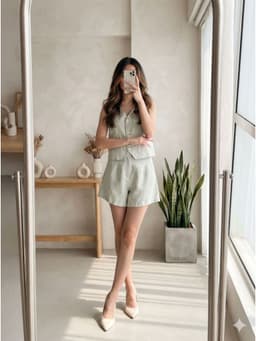 [2hand] Set bộ đũi áo sát nách cài cúc dây thắt eo sau + quần soóc cạp chun sau size S M 1