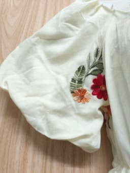 [2hand] Đầm xô thêu hoa cổ vuông tay bồng eo chun size S M 6
