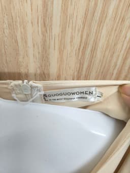 [2hand] Đầm tuyết mưa mỏng 2 lớp kem be đính nơ cúc bọc khoá kéo sau size M 4