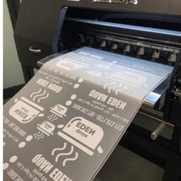 Logo in theo yêu cầu, tên bé, ủi balo, mác quần áo, sticker dán quần áo dễ dàng thao tác bằng bàn là 3