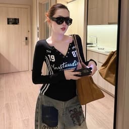 Áo thun nữ cổ V tay dài màu đen in chữ No 19 87 phong cách thời trang 4
