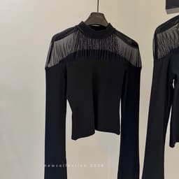 Áo thun nữ cổ cao tay dài màu đen phối lưới xếp ly dáng ôm 5