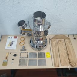 MÁY NGHIỀN DƯỢC LIỆU 6 BÚA 4 Mặt Sàng– HIỆU QUẢ VƯỢT TRỘI Với công suất 2500W-5 – 10 kg dược liệu 4