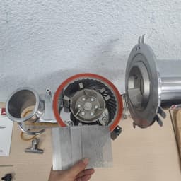MÁY NGHIỀN DƯỢC LIỆU 6 BÚA 4 Mặt Sàng– HIỆU QUẢ VƯỢT TRỘI Với công suất 2500W-5 – 10 kg dược liệu 2