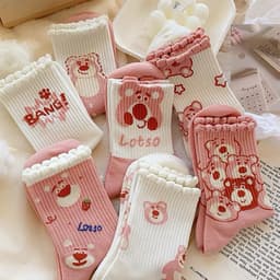 Tất Vớ Nữ Cao Cổ Họa Tiết Gấu Dâu Tây Màu Hồng Dễ Thương  4