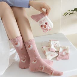 Tất Vớ Nữ Cao Cổ Họa Tiết Gấu Dâu Tây Màu Hồng Dễ Thương  8