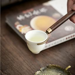 Bộ 5 dụng cụ pha trà, trà cụ kèm bình sứ đựng họa tiết cành trúc 8