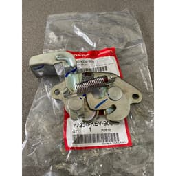 bát khóa yên sau xe wave nhỏ zx 100 77230KEV900 2