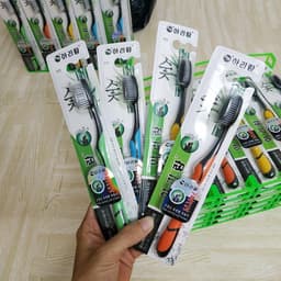 [ COMBO 10 Chiếc ] Bàn chải đánh răng than che hoạt tính BOSSI Hàn Quốc HM68 2