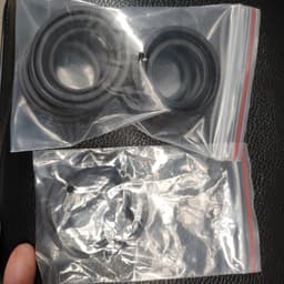 Piston xy lanh phanh, cupe chụp bụi trước +sau  Captiva 3