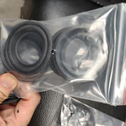 Piston xy lanh phanh, cupe chụp bụi trước +sau  Captiva 1