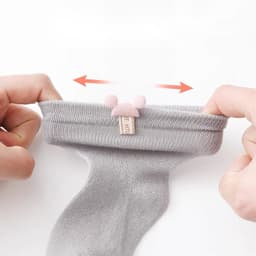 Set 10 Đôi Tất Trẻ Em Sơ Sinh Quả Dâu Cotton Chống Trơn Trượt Cho Bé Trai, Bé Gái Đi Cực Xinh SS68 9