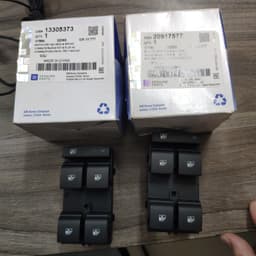 Công tắc lên xuống kính tổng Cruze-CDX-ES- Orlando hàng chính hãng GM 3