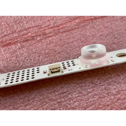 THANH LED TIVI TCL 32S63 32P6 MỚI 100% THANH 12 BÓNG MỖI BÓNG 6V DÀI 58,8cm MỖI MÁY DÙNG 1 THANH 32HR330M12A0 V6 2