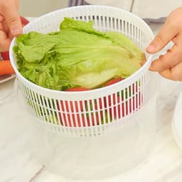 Rổ quay rau chính hãng giúp ráo rau ngay lập tức, giữ thực phẩm tươi lâu hơn. 7