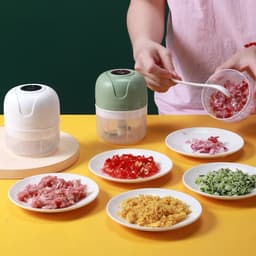 Máy Xay Tỏi Xài Pin 250ml 50w Mẫu 2022 và Dụng Cụ Xay Tỏi Ớt Kéo Tay Mẫu Trắng/ Máy Xay Tỏi ớt (Heo). LMS 3