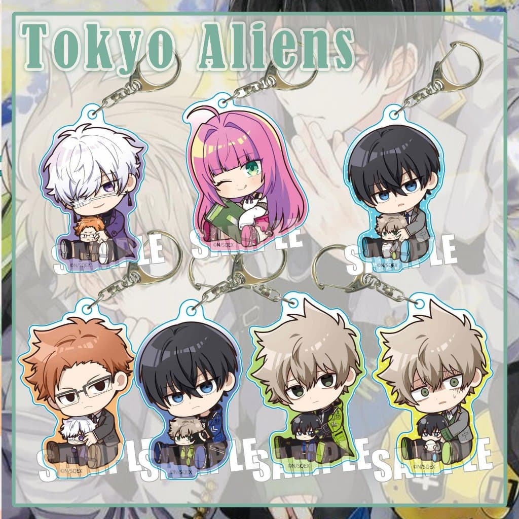 (mua 1 tặng 1) Móc khóa TOKYO ALIENS ver NGỒI ÔM ĐỒ in hình anime chibi mica acrylic dễ thương quà tặng xinh xắn