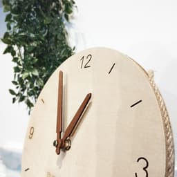 Đồng hồ treo tường bằng gỗ vintage đơn giản UMASO (kèm núm và dây treo) 2