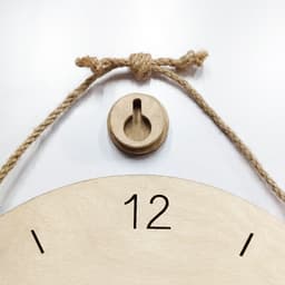 Đồng hồ treo tường bằng gỗ vintage đơn giản UMASO (kèm núm và dây treo) 7