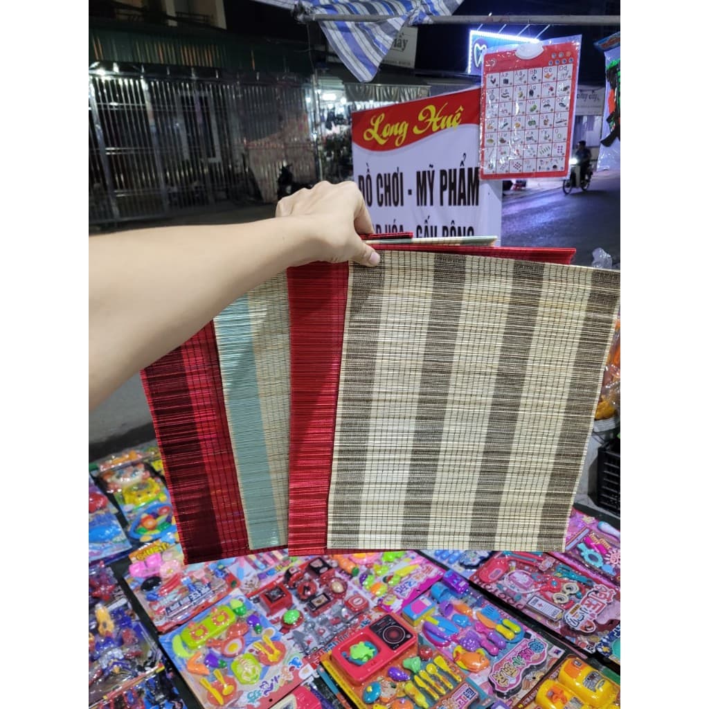 Mành tăm nhiều màu làm khăn trải bàn, để dao dĩa, làm phụ kiện trang trí, bối cảnh chụp ảnh