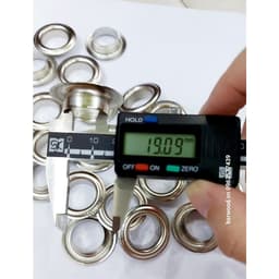 Khoen ore mắt cáo 20mm (lọt lòng 19ly) Chân cao 9mm Khuy luồn oze Khuy đột bạt,khoen bạt Bằng sắt xi Màu bạc Có long đền 3