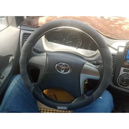 Bọc vô lăng ô tô spaco shop có đủ kích thước các dòng xe 7