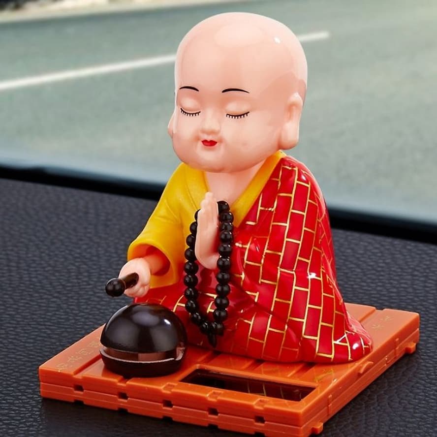 Tượng Chú Tiểu Gõ Mõ Tụng Kinh