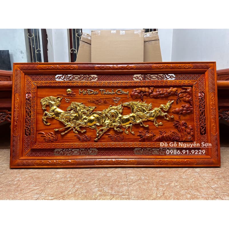 Tranh gỗ treo tường mã đáo thành công