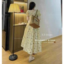 Đầm váy hoa nhí vàng nhún ngực họa tiết tay phồng cột nơ sau lưng dáng xòe, Váy maxi hoa nhí vàng cổ vuông dáng 3 tầng 2