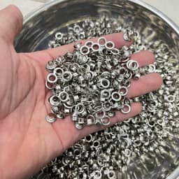 Khoen mắt cáo ore 4mm Bằng Sắt Có Long đền Túi 1 ký (khoảng 9000 pcs) 1
