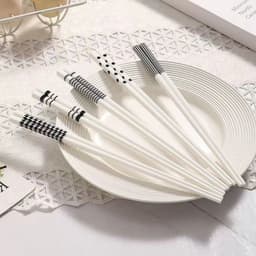 Set 5 đôi đũa gốm sứ cao cấp chịu nhiệt tốt họa tiết cực xinh kèm hộp sang xịn dùng trong gia đình hoặc làm quà tặng 5