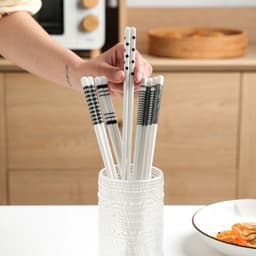 Set 5 đôi đũa gốm sứ cao cấp chịu nhiệt tốt họa tiết cực xinh kèm hộp sang xịn dùng trong gia đình hoặc làm quà tặng 6