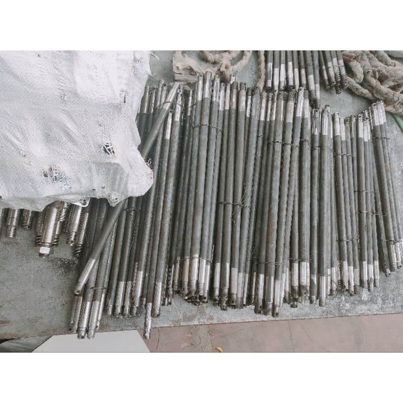 [KKTHN] Trục Phi 18 Cho Xe Đẩy, Xe Kéo (Tặng Kèm Ốc + Long Đen)