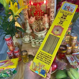 "Hương vàng tài lộc Rồng Việt - Nhang cuộn tàn Thu Hiền, hương thơm phong thủy an toàn cho sức khỏe." 3