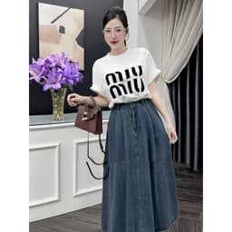 Sét chân váy jean có chun lưng và áo phông miumiu  siêu xinh có bigsize 1