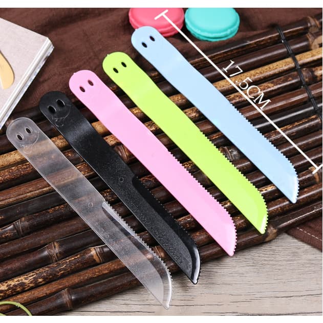 Set 10 dao nhựa cắt bánh kem, bánh rau câu