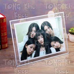 Khung Ảnh Kính ILLIT Nhiều Mẫu Idol Kpop Kèm Ảnh Thần Tượng Trang Trí Để Bàn Quà Tặng Fan 3