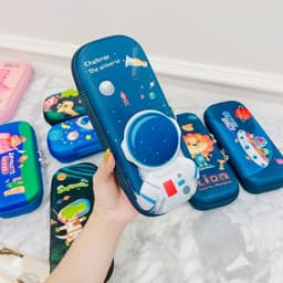Hộp bút 3D trẻ em, hộp đựng bút cho bé trai học sinh cỡ lớn hình phi hành gia in nổi dễ thương 4