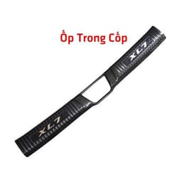 Ốp chống trầy cốp xe Mitsubishi XL7 2019-2022 thép không gỉ vân Cacbon bảo vệ xe 2