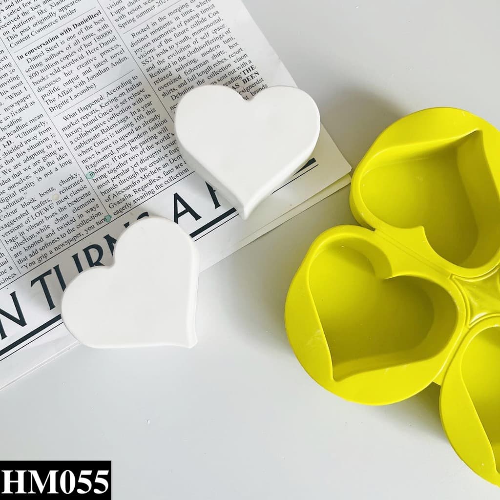 Khuôn silicon hình trái tim 4 mảnh dùng làm nến thơm hay bánh ngọt - HM055