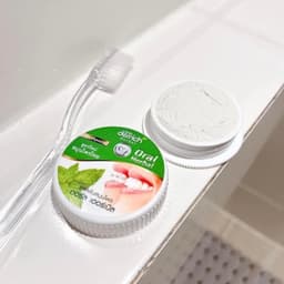Kem đánh răng thảo dược Oral Herbal Thái Lan dùng cho người niềng răng, trắng răng, thơm miệng 6