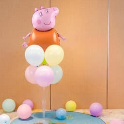 Trụ kèm bóng hình gia đình Heo Peppa, bóng hình chủ đề gia đình Heo Peppa cho bé siêu xinh 9