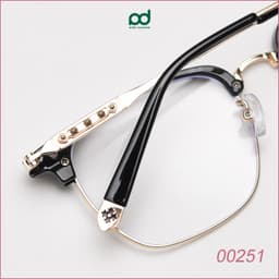 Gọng kính cận thời trang nam nữ NARO EYEWEAR dáng brownline vuông chất liệu Titan 00AD251 5