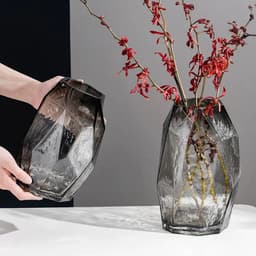 Bình hoa thuỷ tinh hình đa giác màu xám khói hiện đại - HDBTT0001 1
