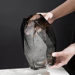 Bình hoa thuỷ tinh hình đa giác màu xám khói hiện đại - HDBTT0001 6